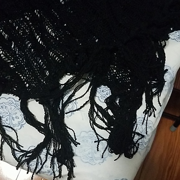 NWOT black poncho - Picture 6 of 8